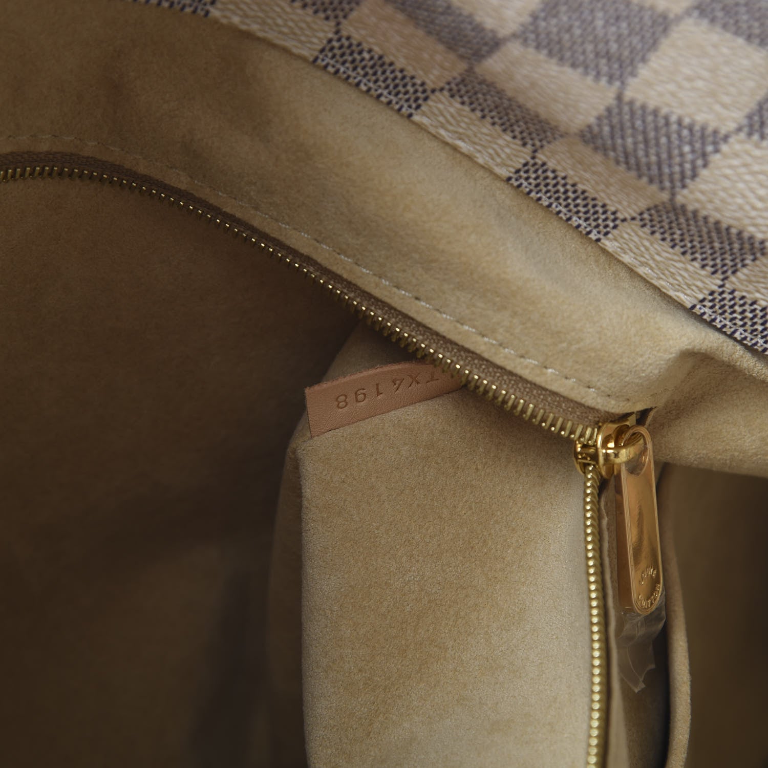 Louis Vuitton Damier Azur Artsy MM 7 of 10