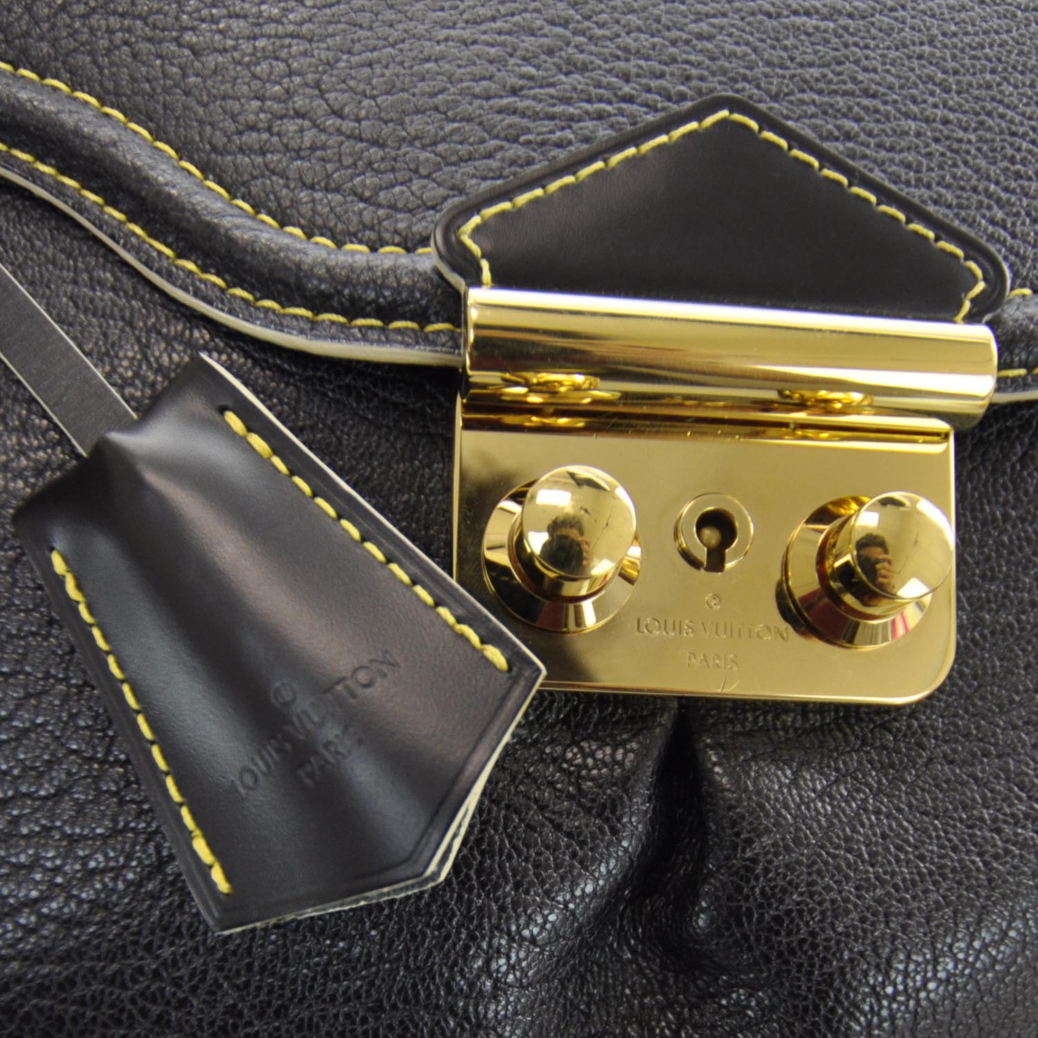 Louis Vuitton Suhali L Essentiel Black 5 of 7