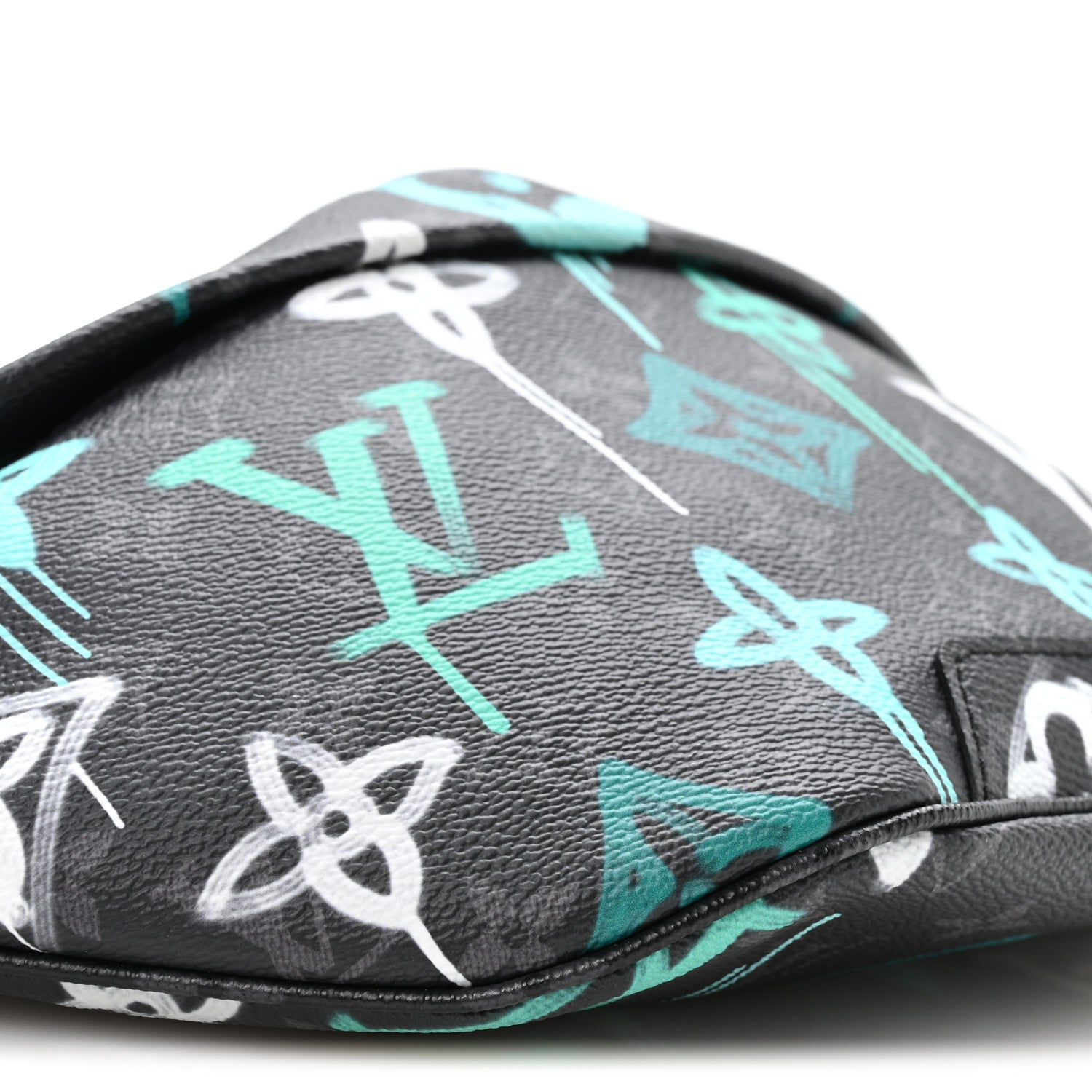 Louis Vuitton Monogram Eclipse LV Graffiti Discovery Bumbag Green Lights 8 of 9