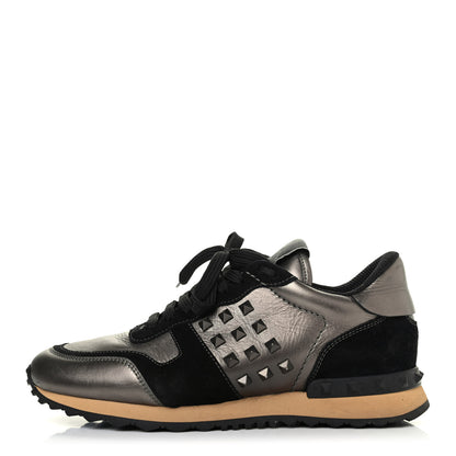 Valentino Garavani Calfskin Suede Mens Rockstud Sneakers 39 Gold Black 1 of 4