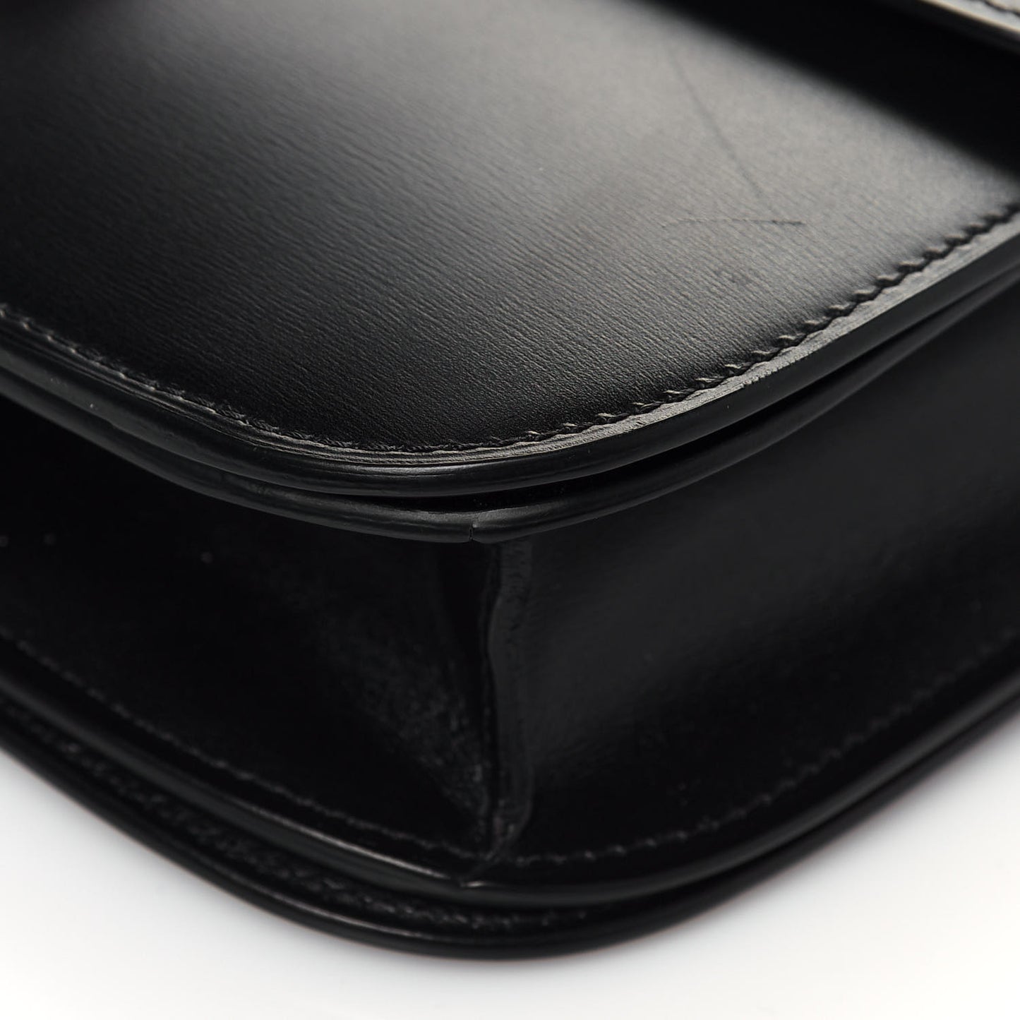 Box Calfskin Medium Classic Box Flap Bag Black