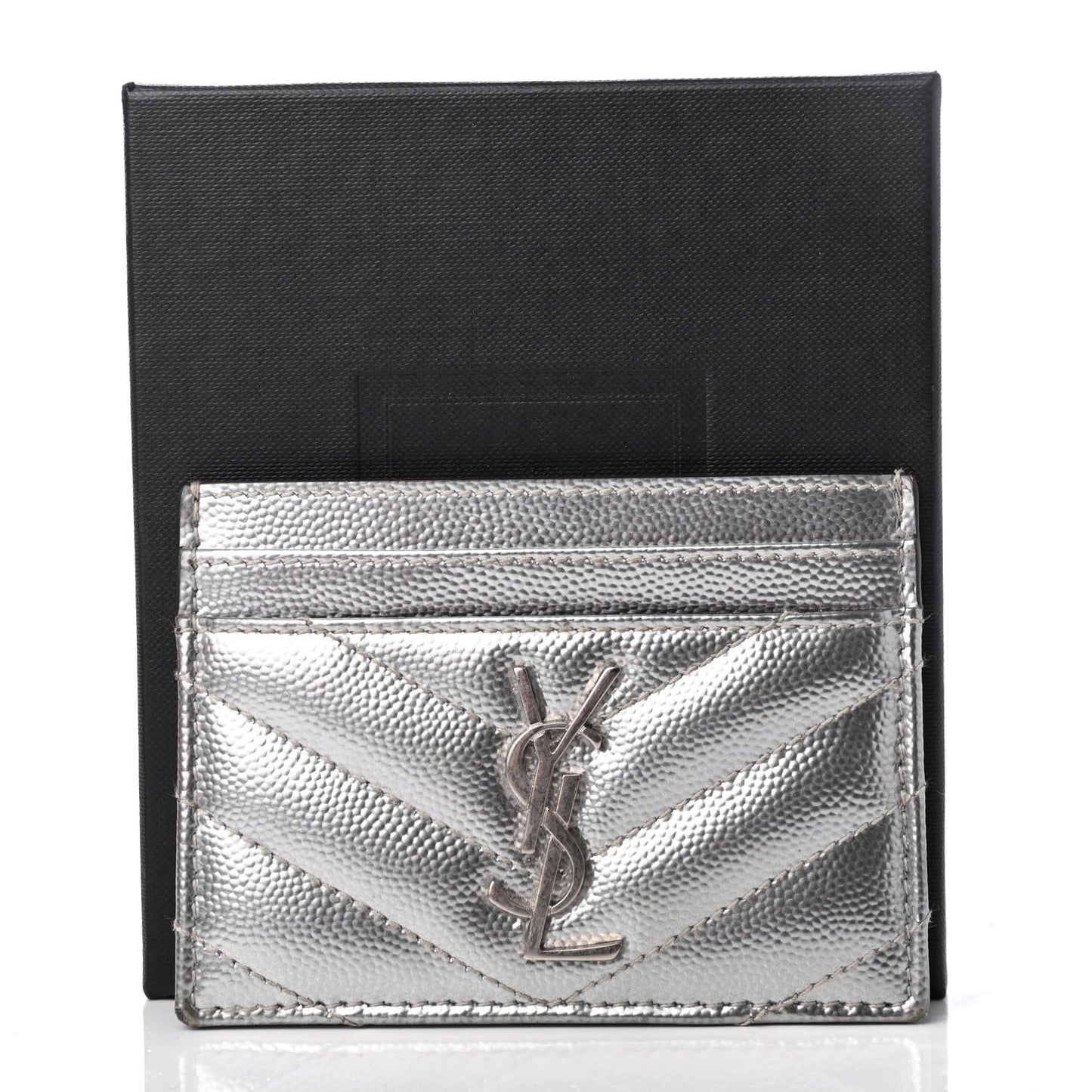Metallic Grain De Poudre Matelasse Chevron Monogram Credit Card Case Argento