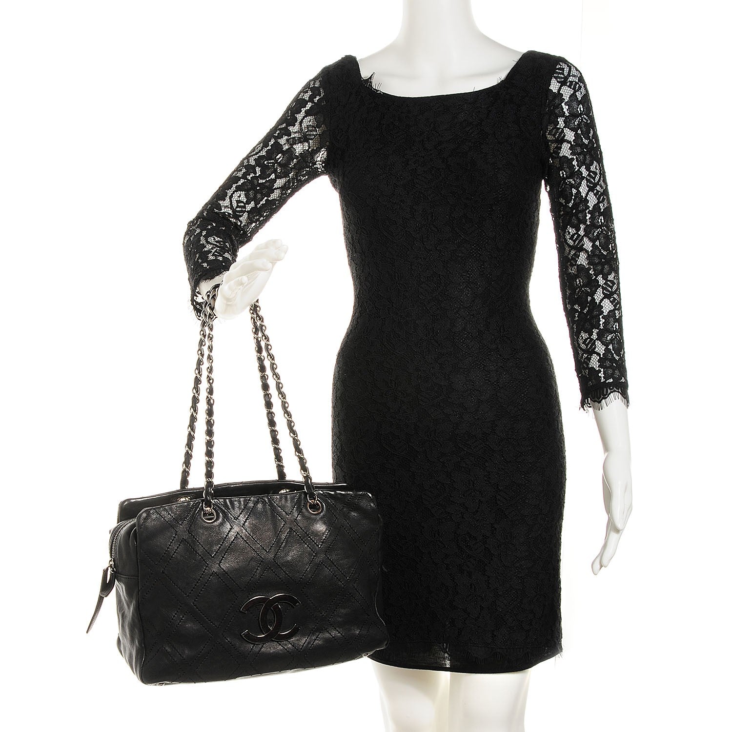 Chanel Calfskin Large Diamond Stitch Tote Black 2 of 7