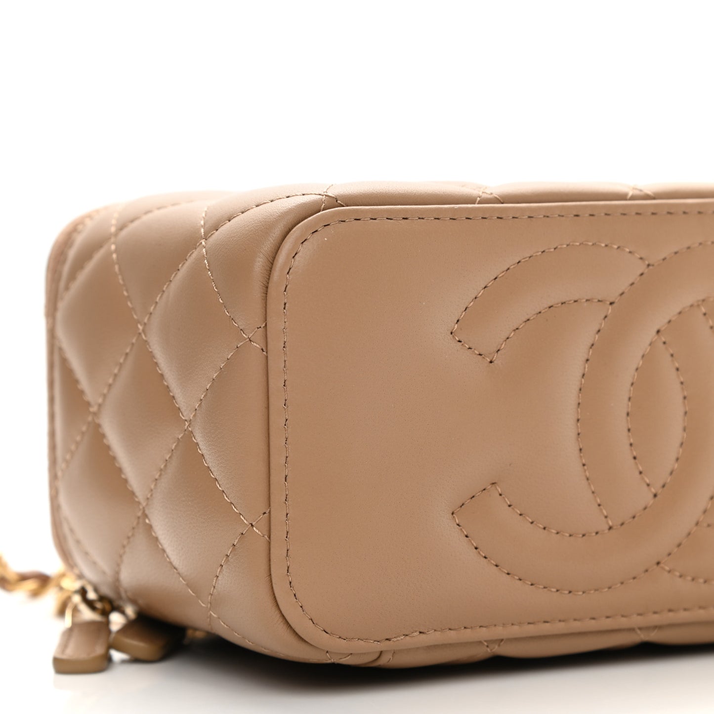 Lambskin Quilted Pearl Crush Small Vanity Case With Chain Beige