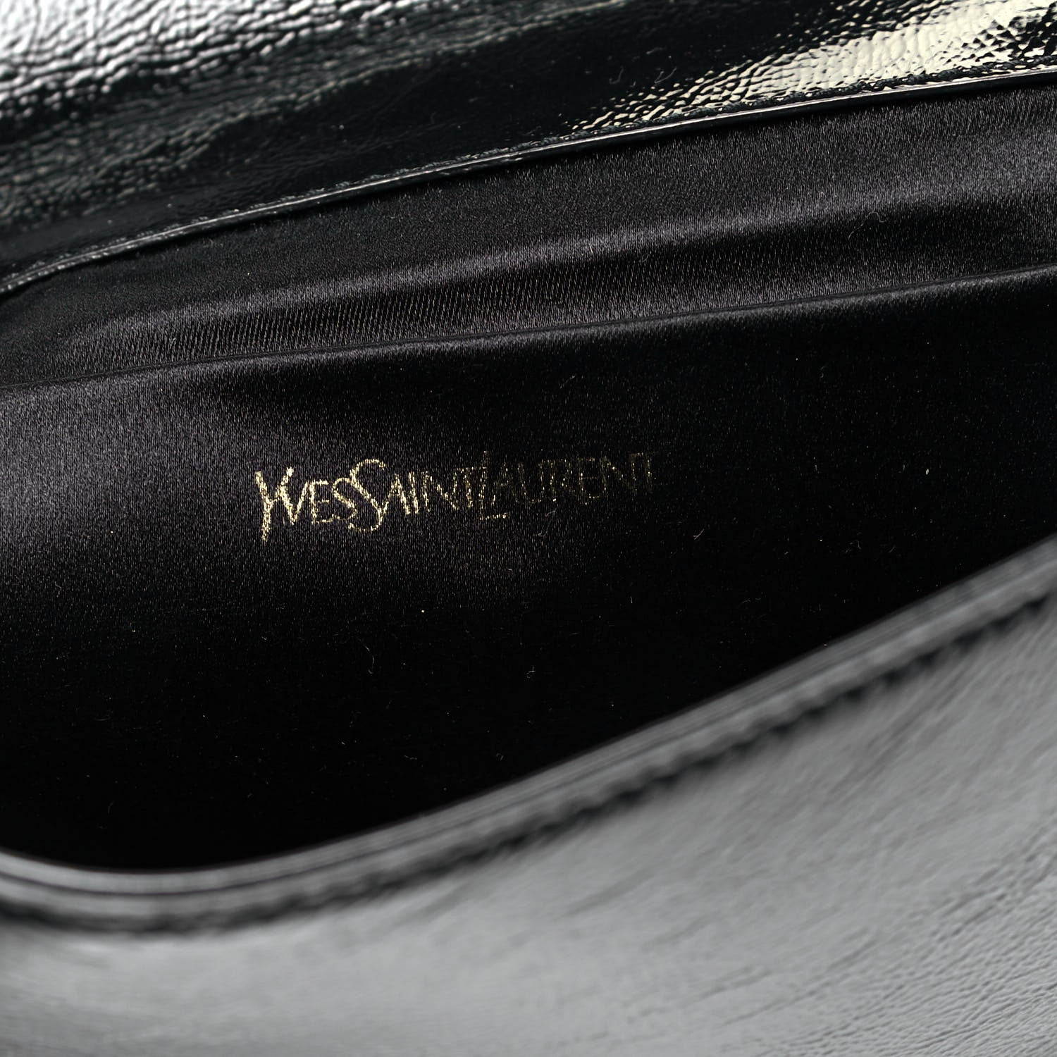 Saint Laurent Textured Patent Monogram Small Belle De Jour Clutch Black 6 of 8