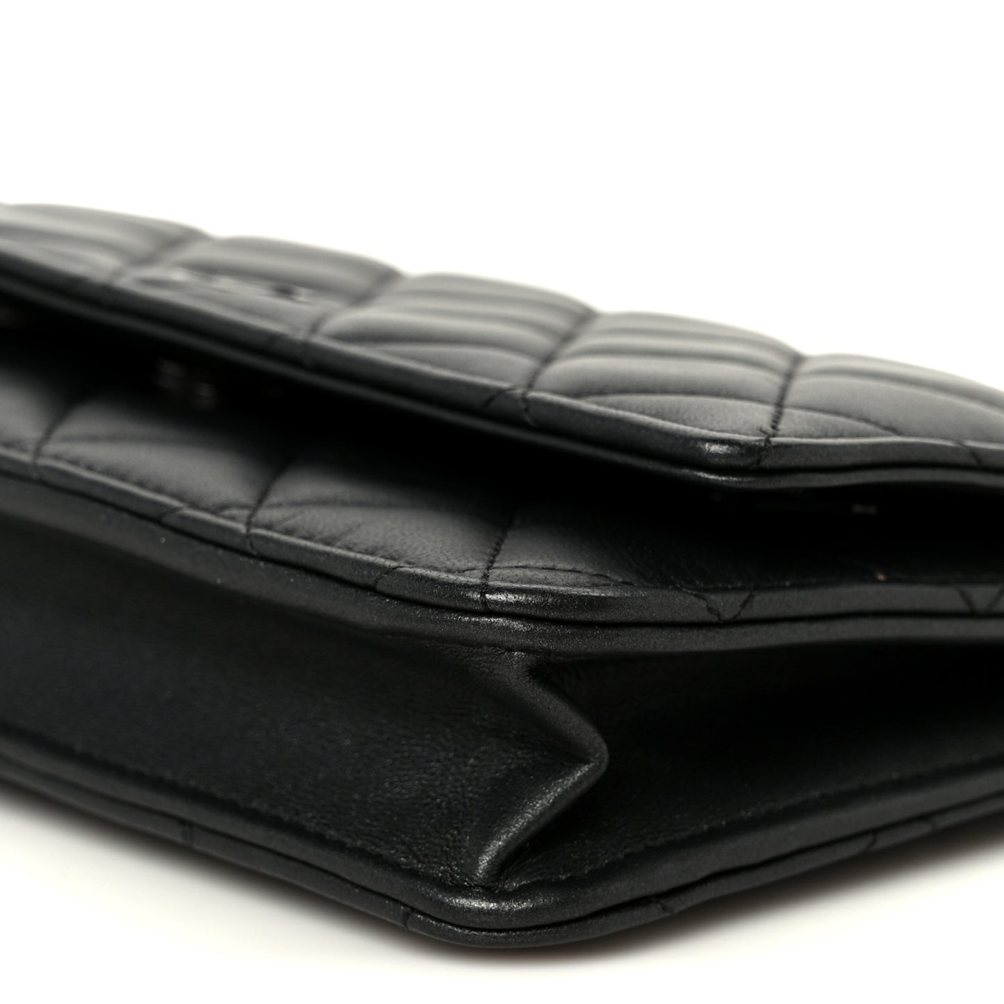 Lambskin Quilted Wallet On Chain WOC So Black