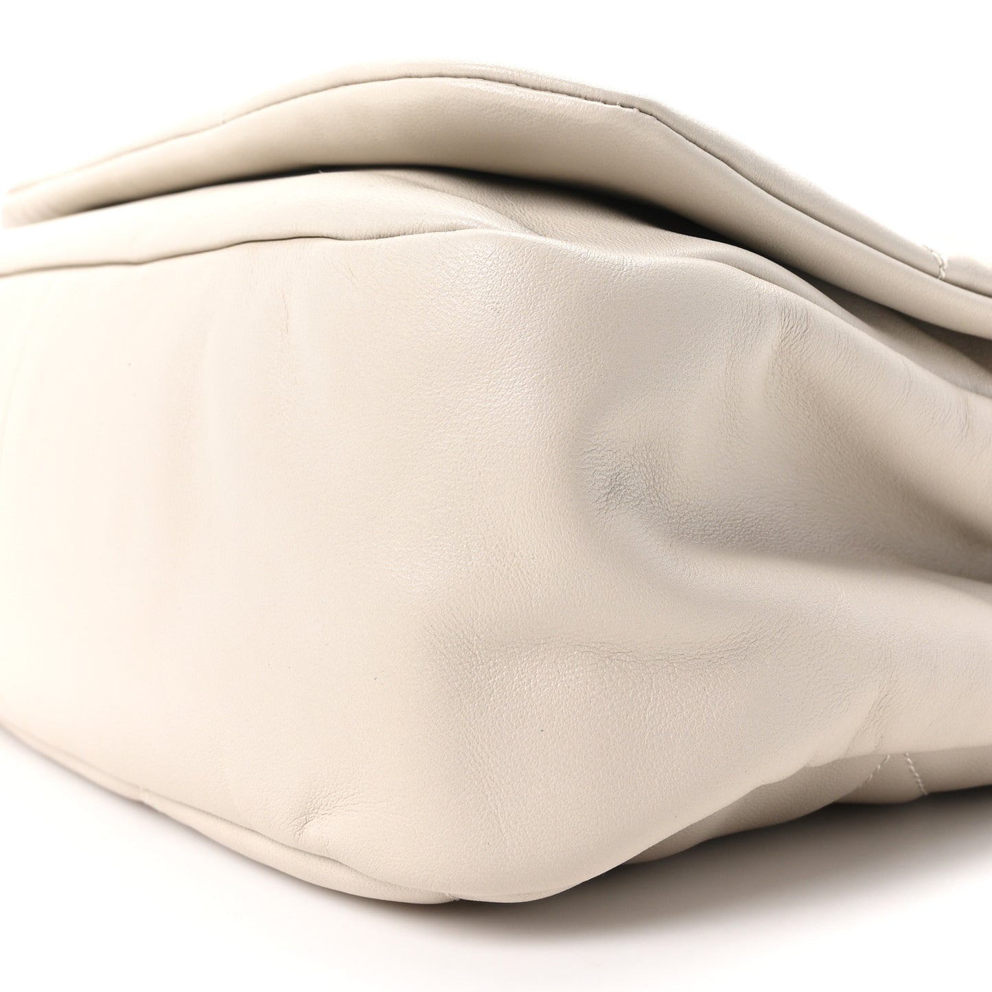 Lambskin Matelasse Monogram Medium Jamie 4.3 Crema Soft