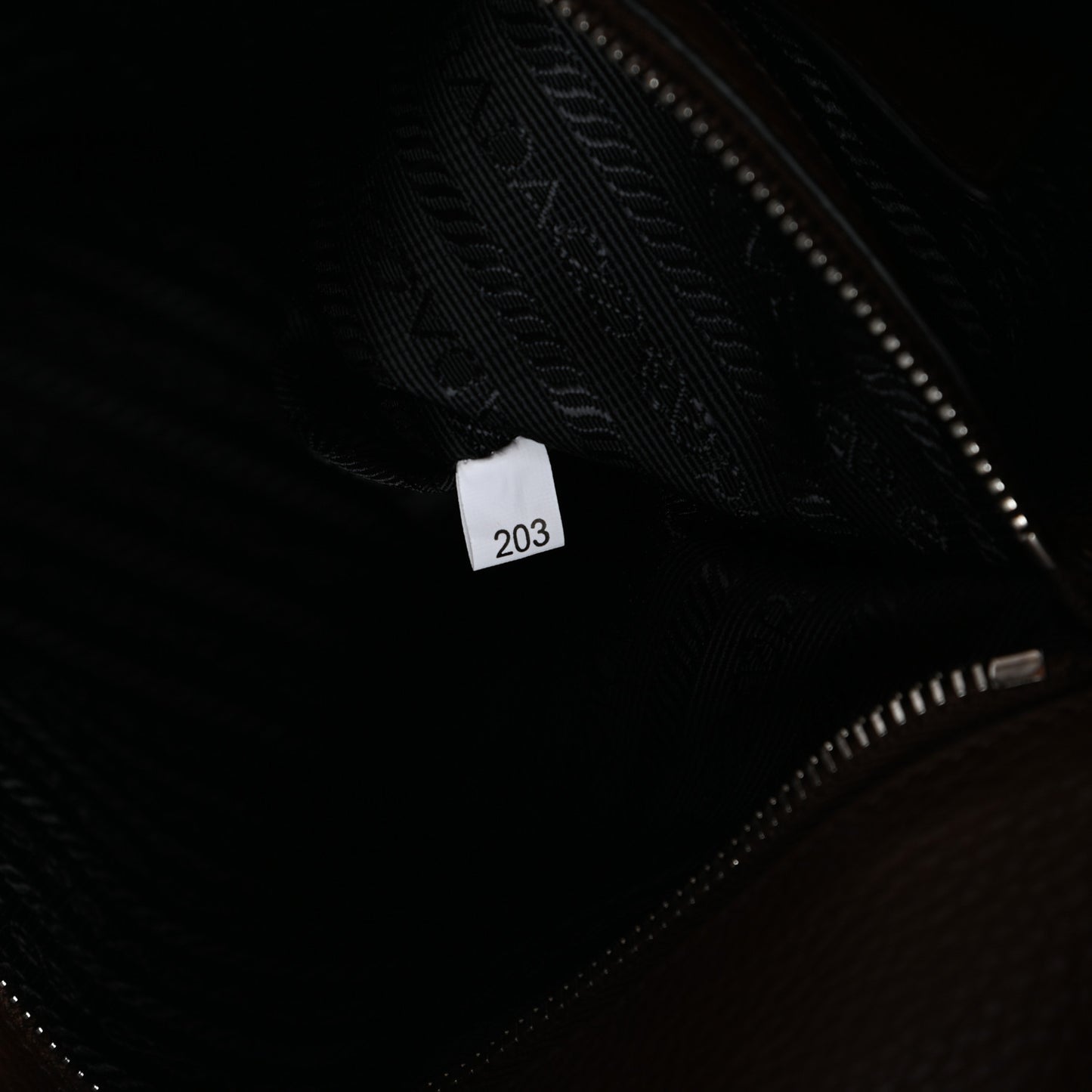 Vitello Daino Side Zip Tote Tabacco