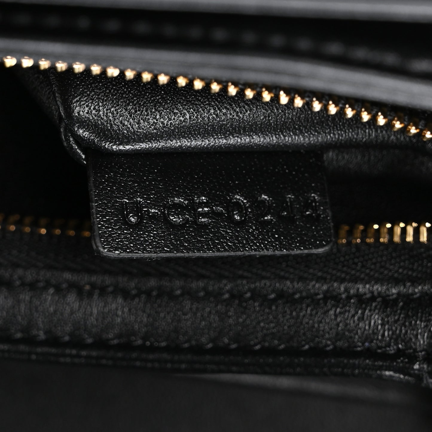 Shiny Calfskin Medium Triomphe Black