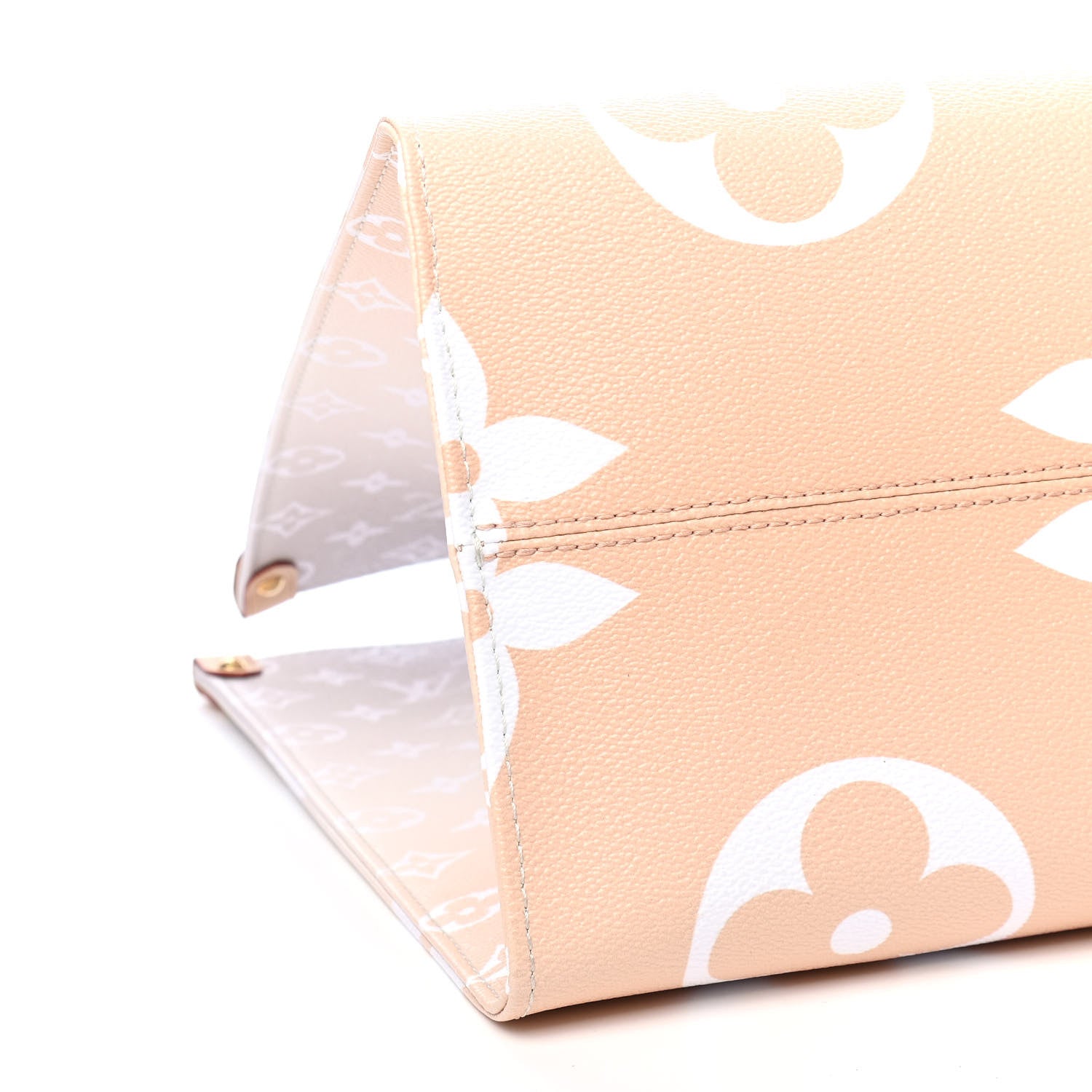 Louis Vuitton Monogram Giant By The Pool Onthego GM Brume 6 of 7