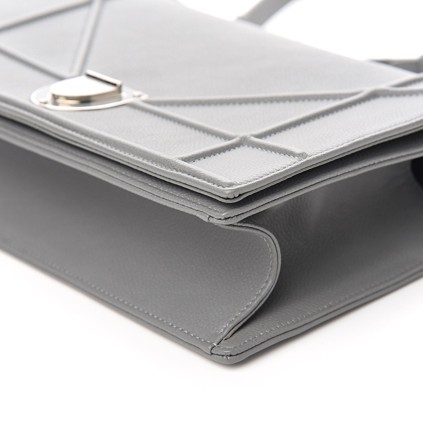 Grained Calfskin Medium Diorama Flap Bag Gris