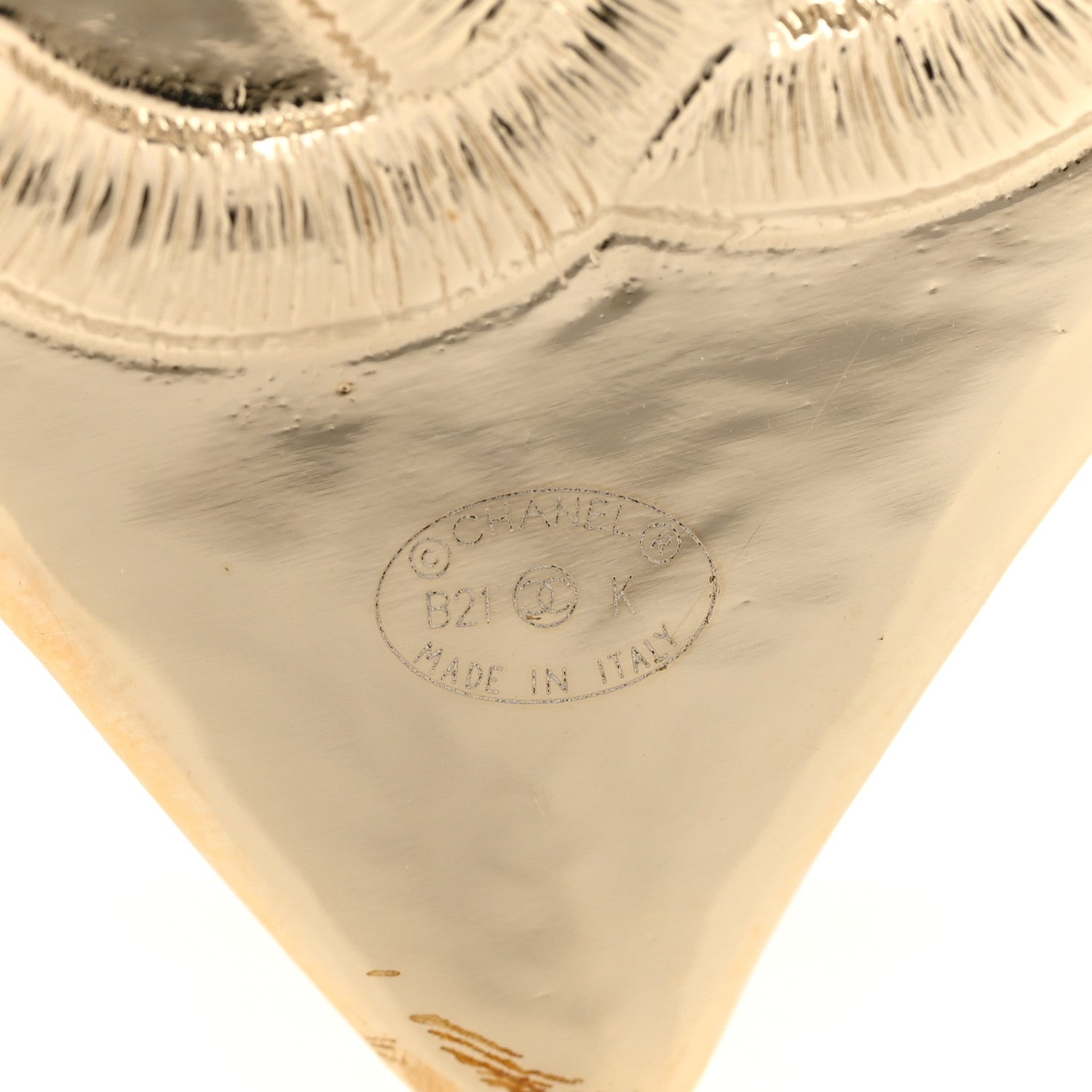 Chanel Metal Enamel CC Heart Brooch Gold 4 of 4