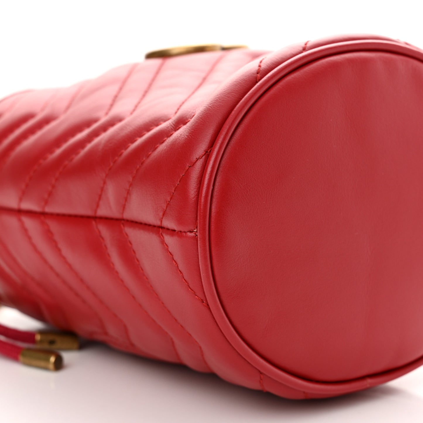 Calfskin Matelasse Mini GG Marmont 2.0 Bucket Bag Hibiscus Red