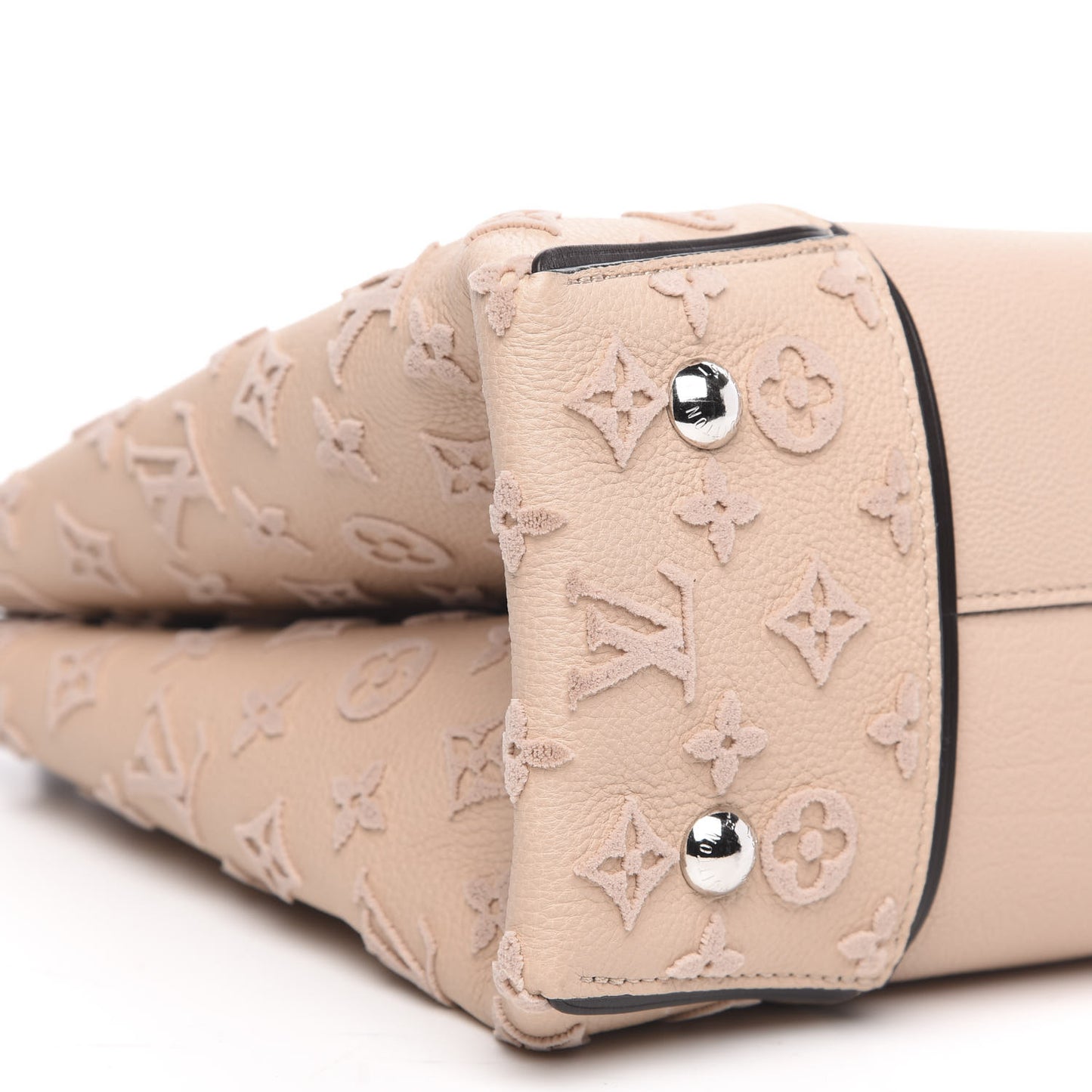 Veau Cachemire Calfskin Tote W PM Petale