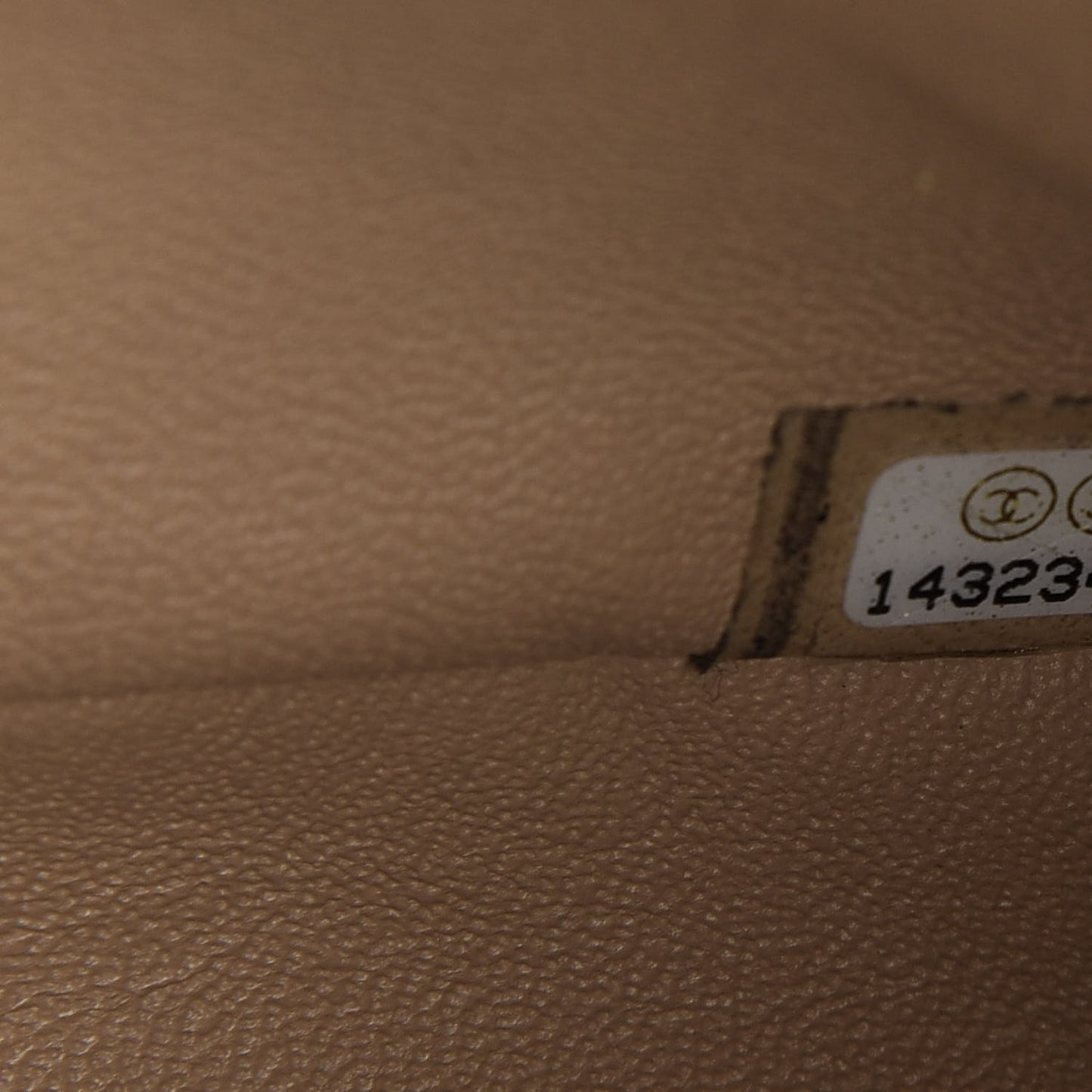 Caviar Quilted Jumbo Double Flap Beige Clair