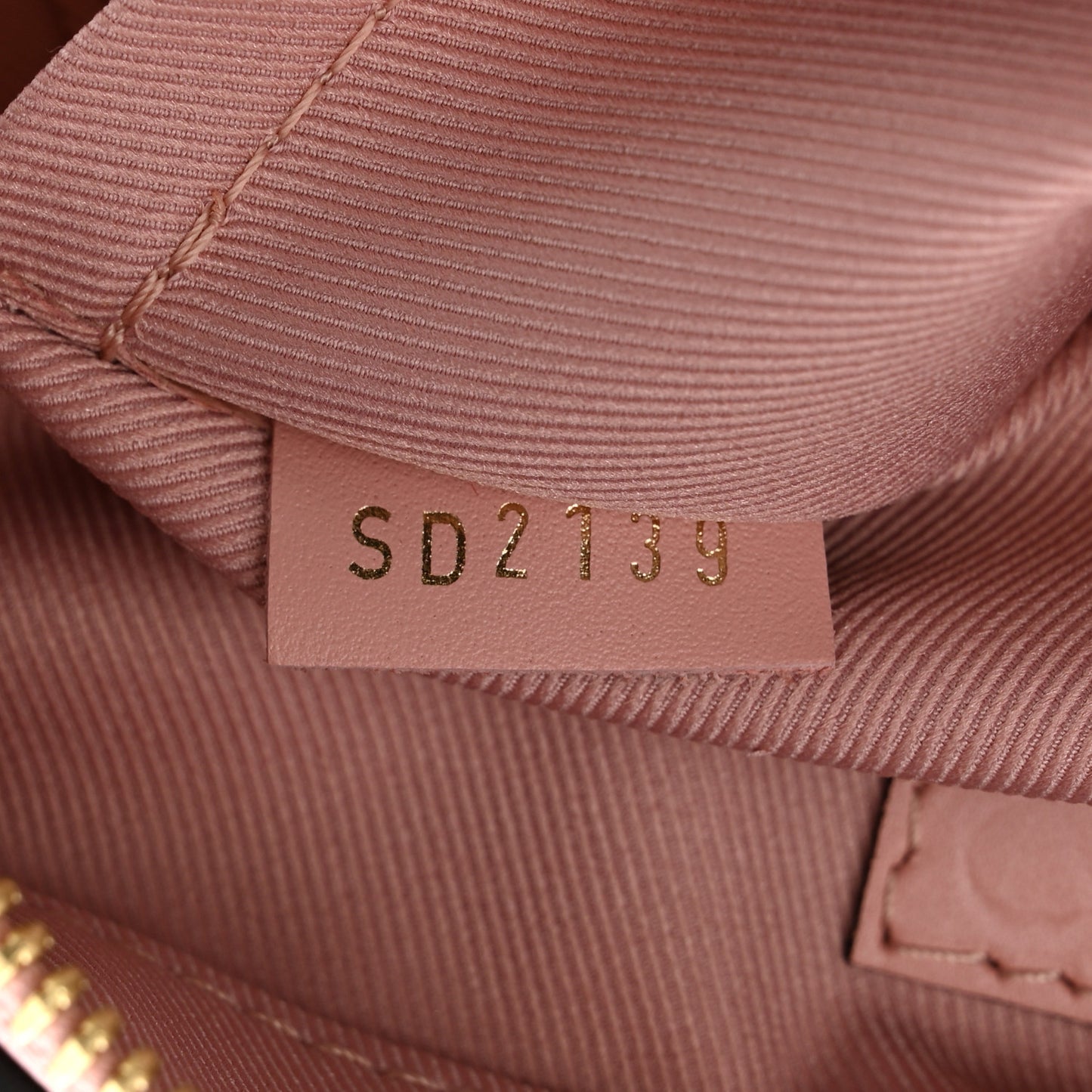 Monogram Saintonge Rose Poudre