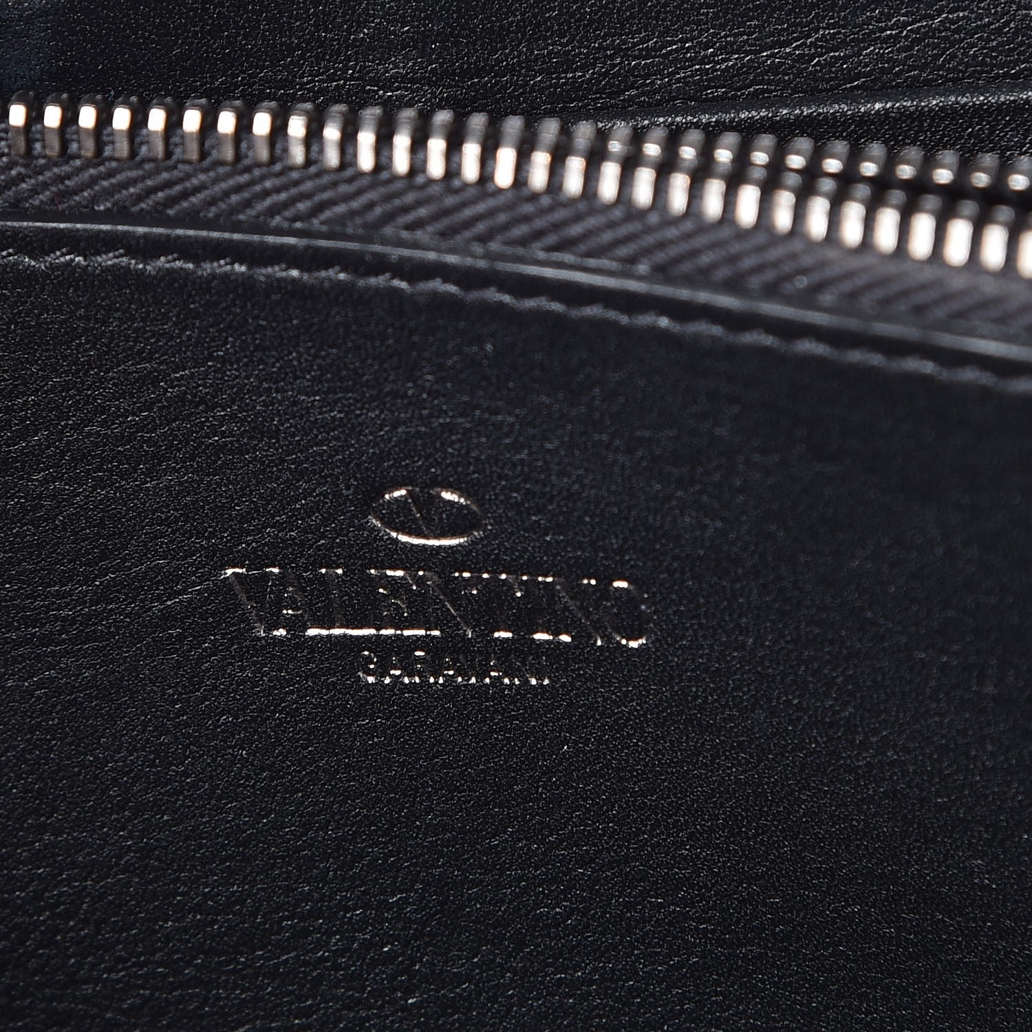 Valentino Garavani Calfskin Tonal Rockstud Zip Around Wallet Black 6 of 8