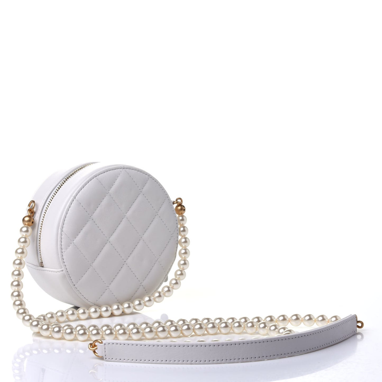 Calfskin Quilted Pearl Round Clutch With Chain White