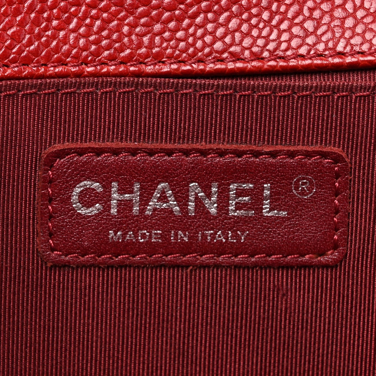 Caviar Quilted Medium Boy Flap Red