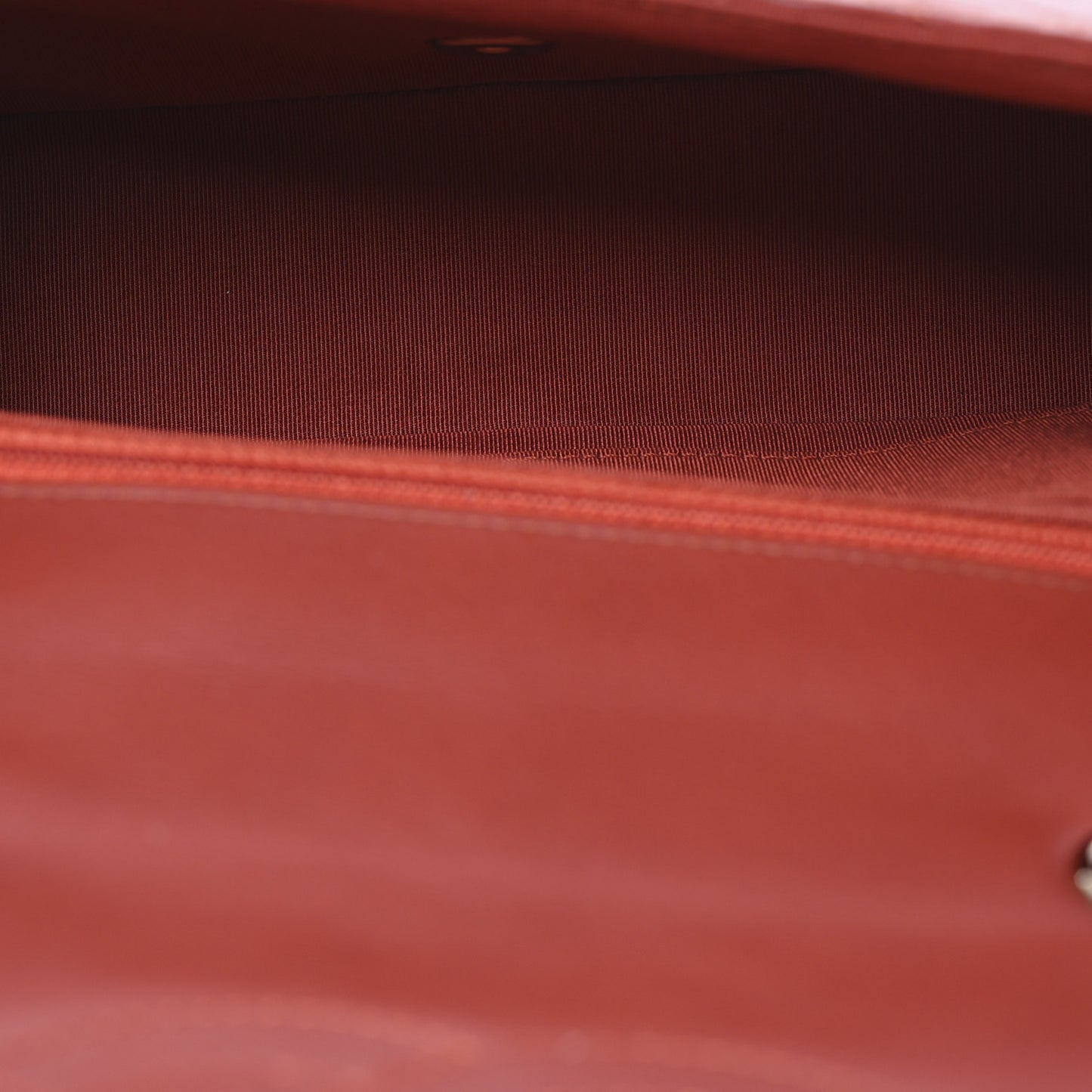 Calfskin Chevron Quilted Small Statement Flap Red