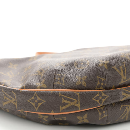 Louis Vuitton Monogram Croissant MM 8 of 10