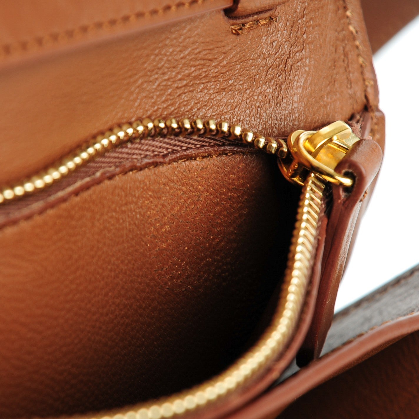 Smooth Calfskin Medium Classic Box Flap Bag Chestnut