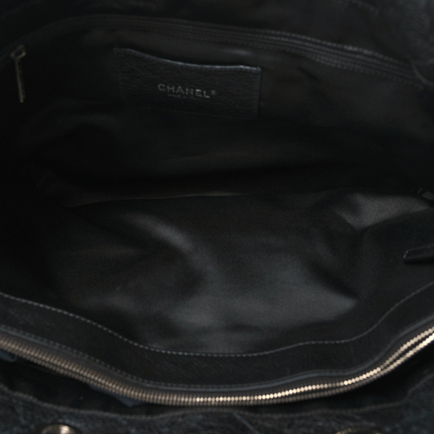 Chanel Glazed Calfskin Large On The Road Tote Black 5 of 9