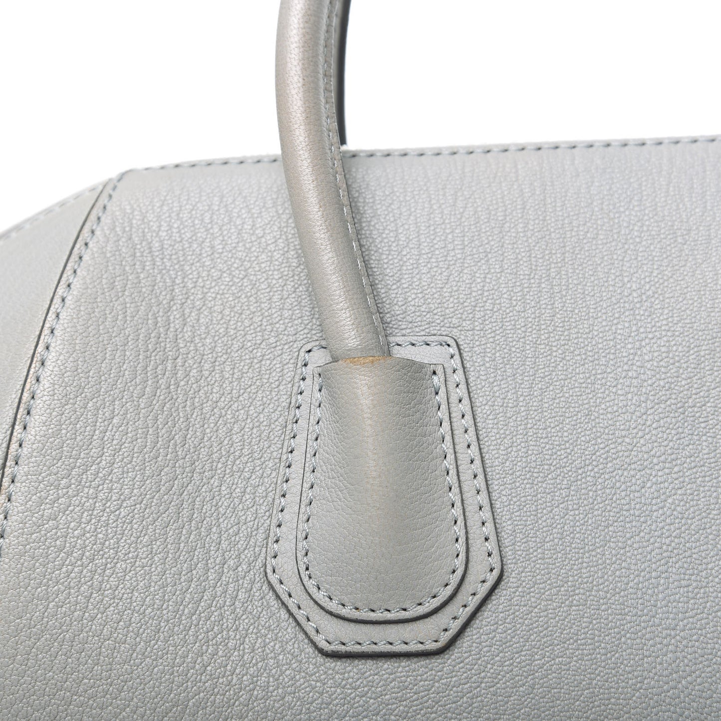 Sugar Goatskin Medium Antigona Pearl Grey
