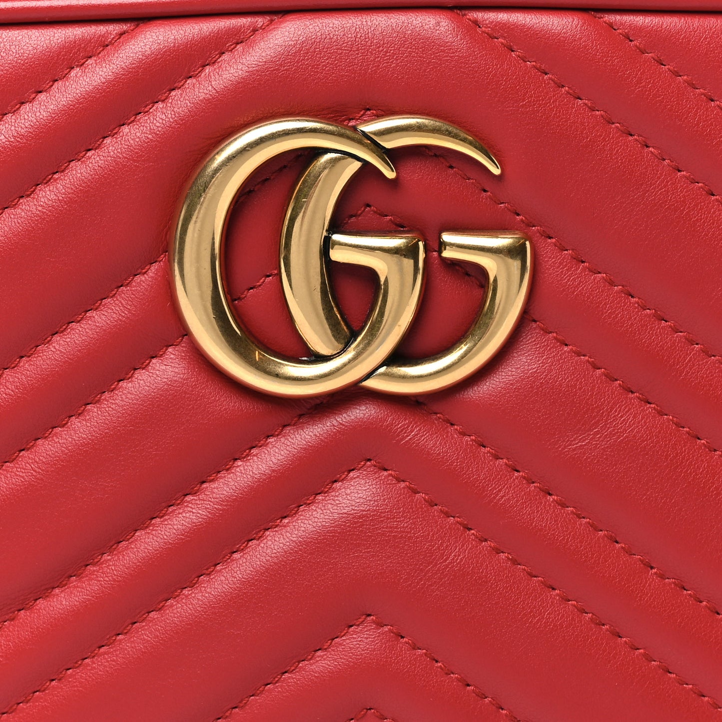 Calfskin Matelasse Small GG Marmont Chain Shoulder Bag Hibiscus Red