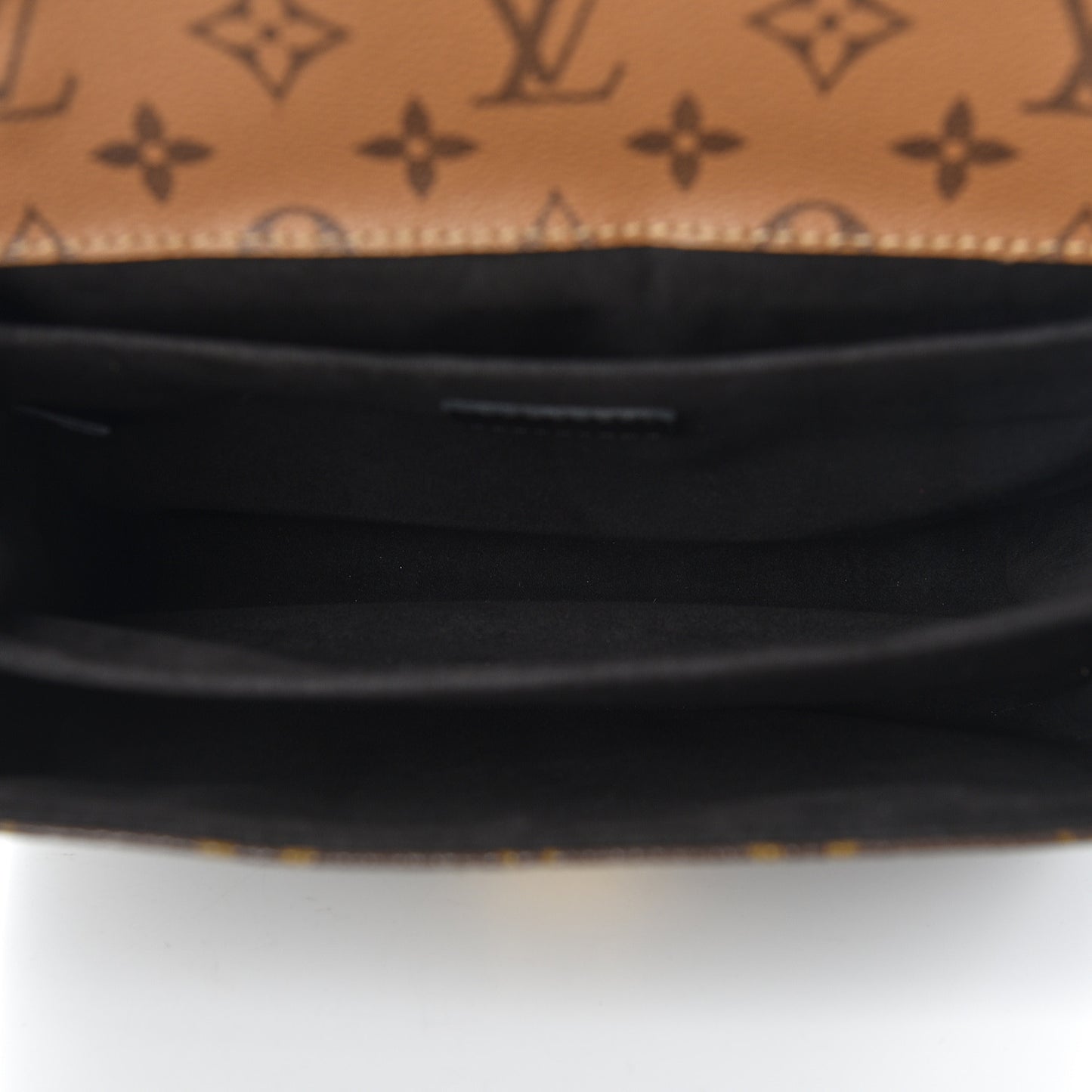 Reverse Monogram Pochette Metis