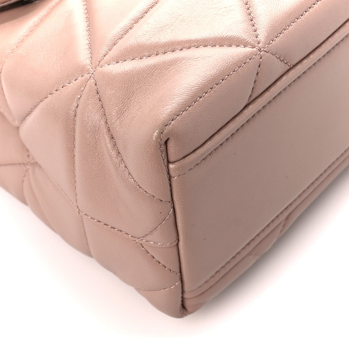 Nappa Triangle Stitched Large Spectrum Bag Cipria