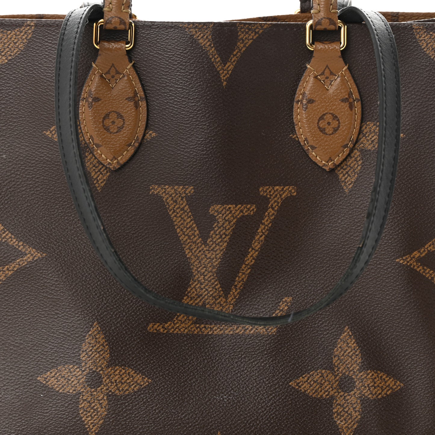 Reverse Monogram Giant Onthego MM