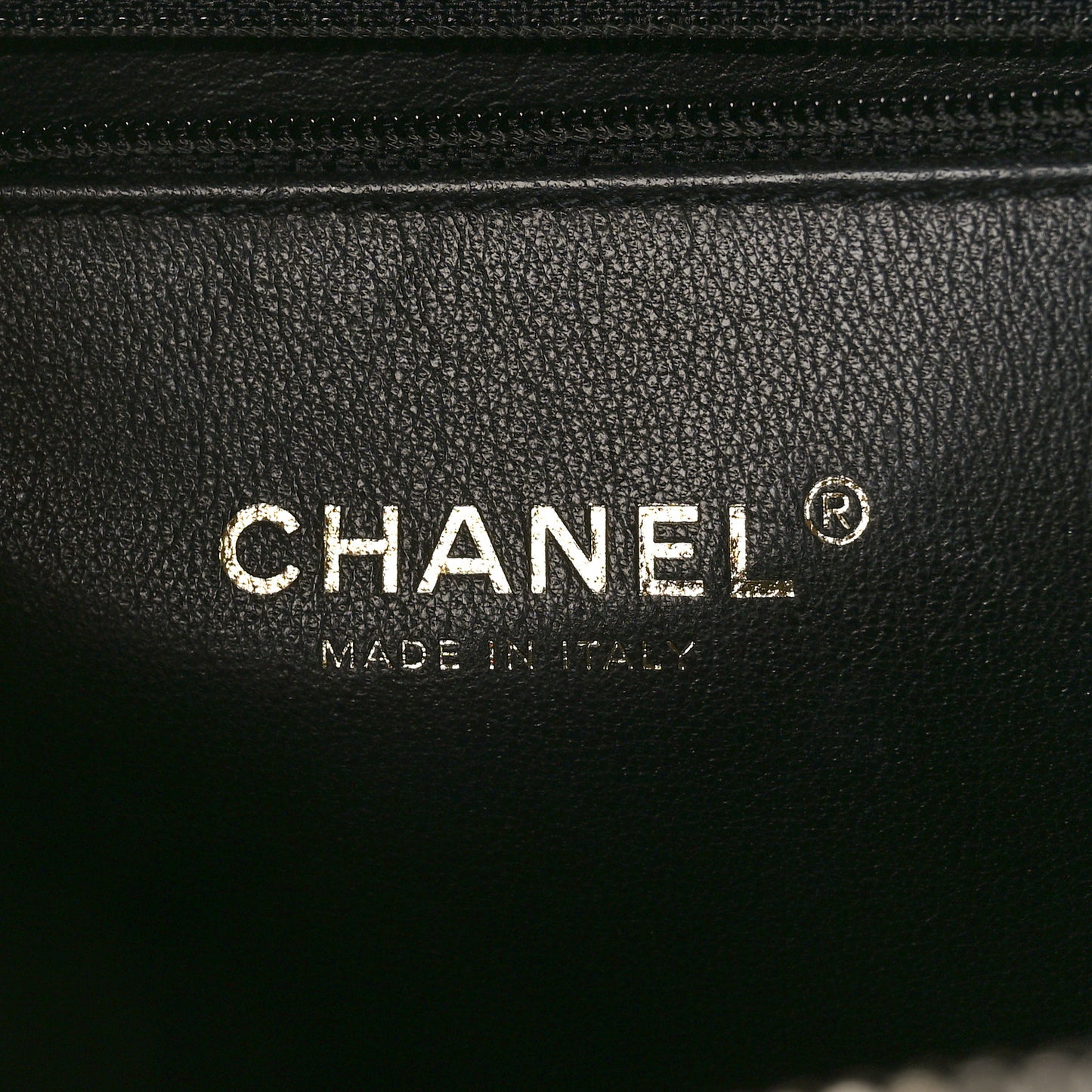 Caviar Quilted Medium CC Filigree Vanity Case Black