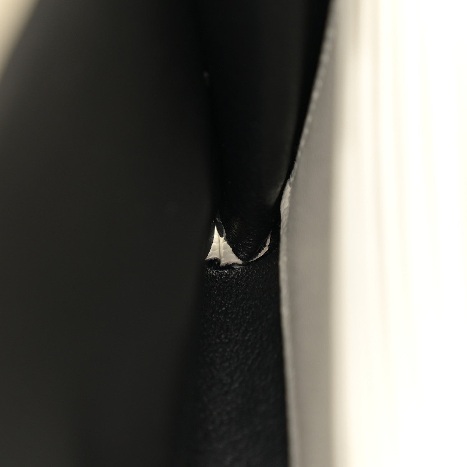 Saint Laurent Grain De Poudre Matelasse Chevron Monogram Chain Wallet Crema Soft 11 of 11