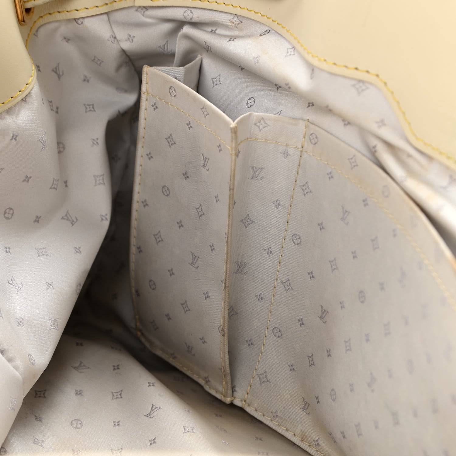 Louis Vuitton Suhali L'Absolu De Voyage White 12 of 15