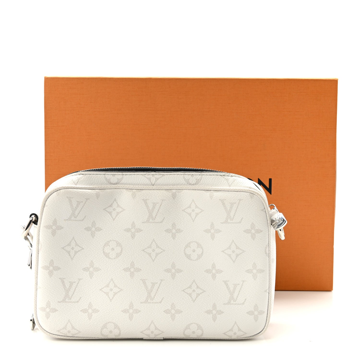 Louis Vuitton Taiga Monogram Alpha Messenger Optic White 1922693
