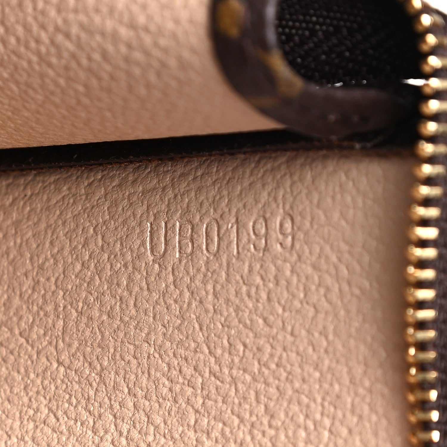 Louis Vuitton Monogram Toiletry Pouch 19 6 of 10