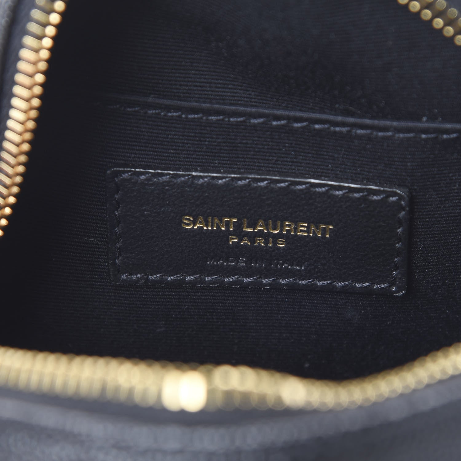 Saint Laurent Grain De Poudre Matelasse Chevron Quilted Round Vinyle Camera Bag Black 5 of 10