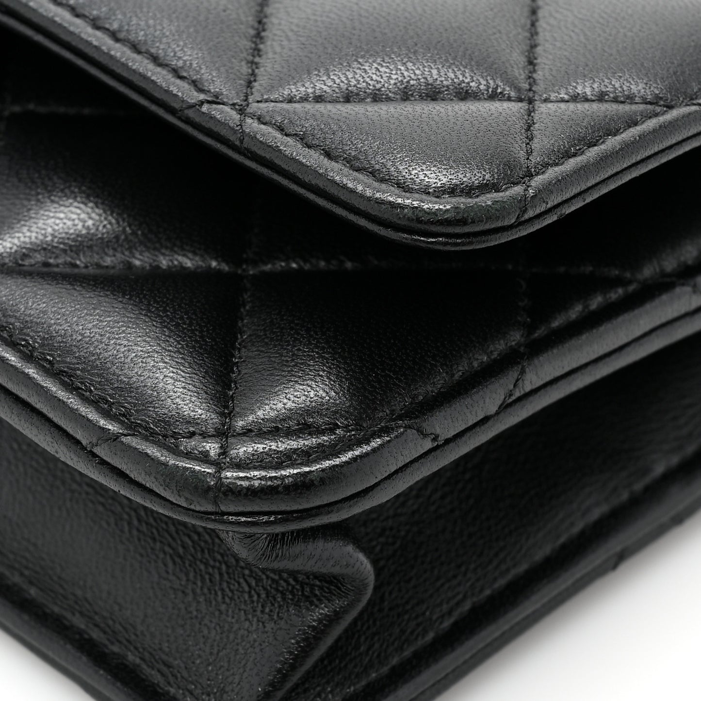 Lambskin Quilted Wallet On Chain WOC Black
