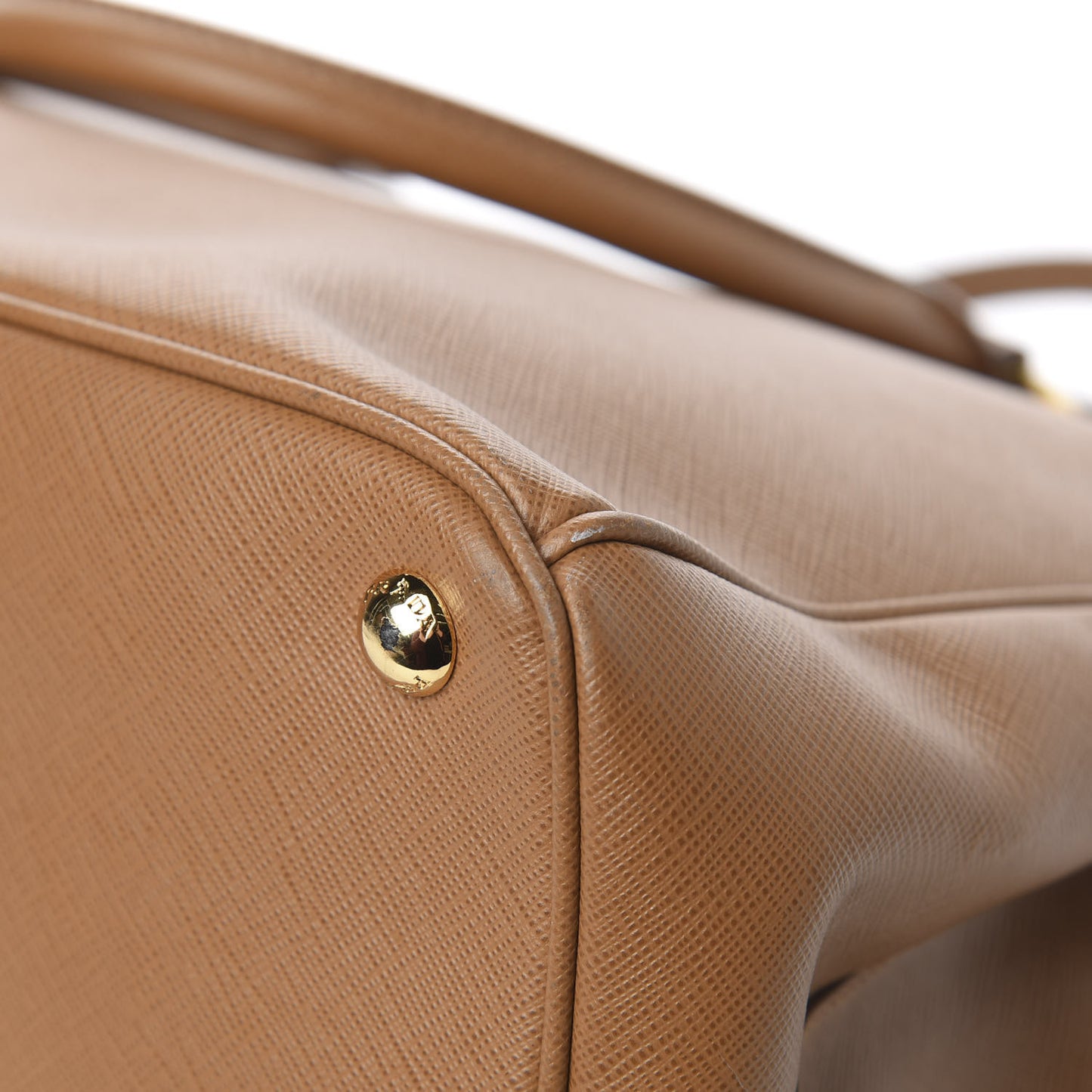 Saffiano Medium Galleria Double Zip Tote Caramel