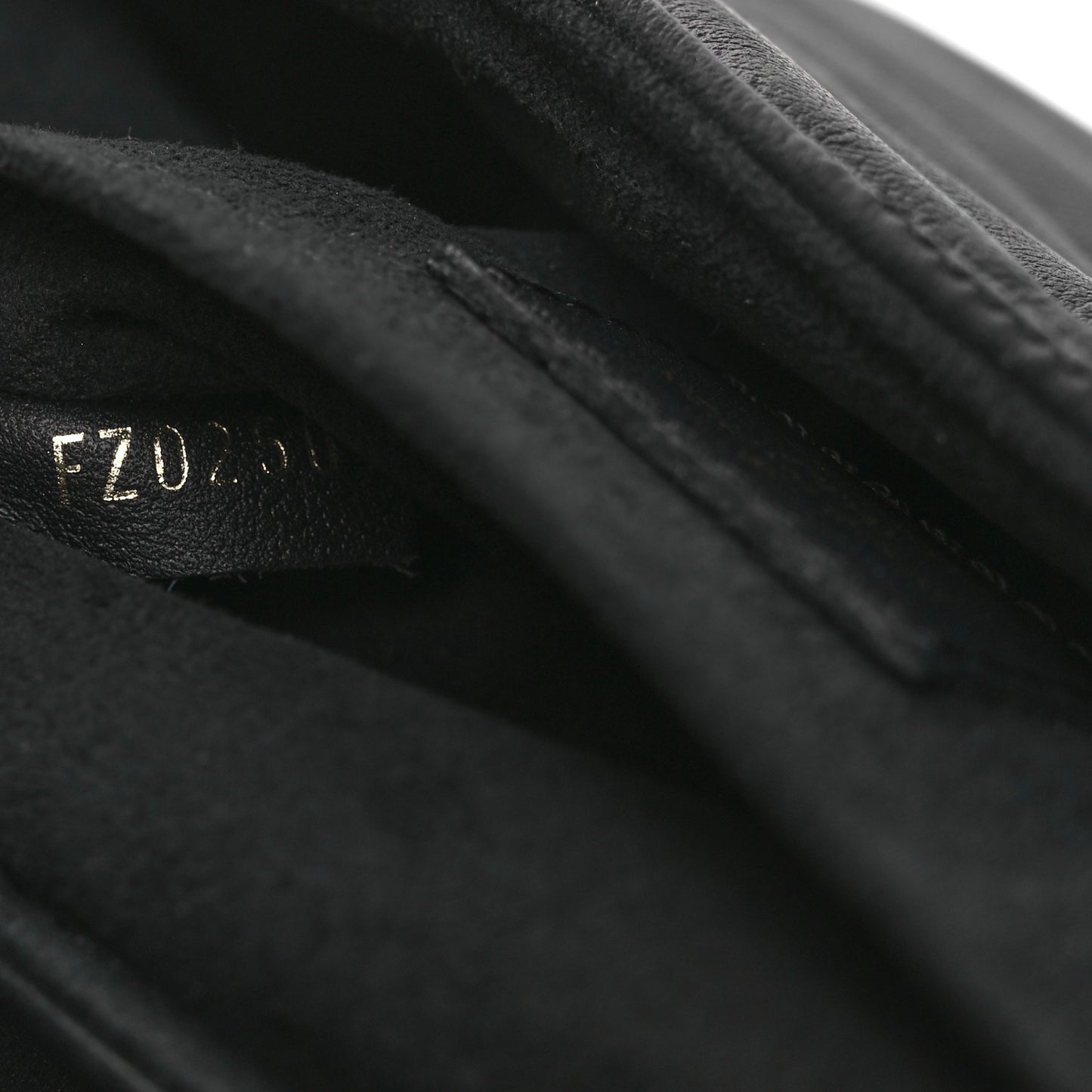 Calfskin New Wave Chain PM Black