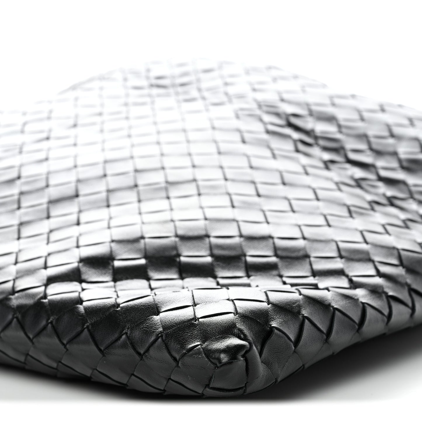 Calfskin Intrecciato Large Hop Black Black