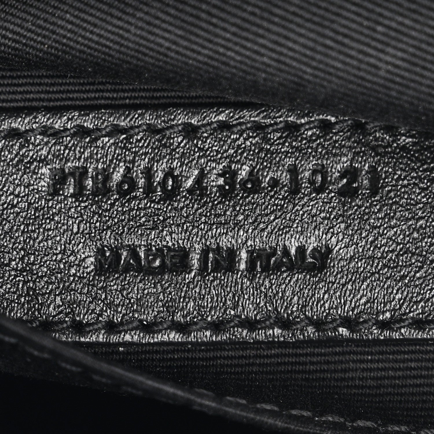 Saint Laurent Grain De Poudre Matelasse Chevron Quilted Round Vinyle Camera Bag Black 7 of 13