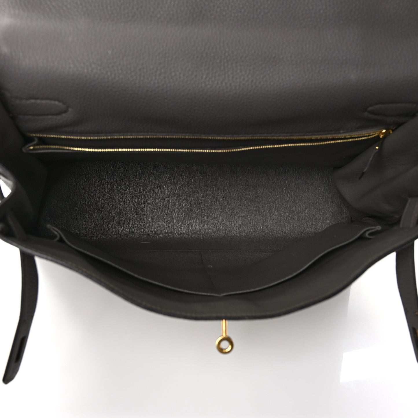 Togo Kelly Retourne 32 Etain