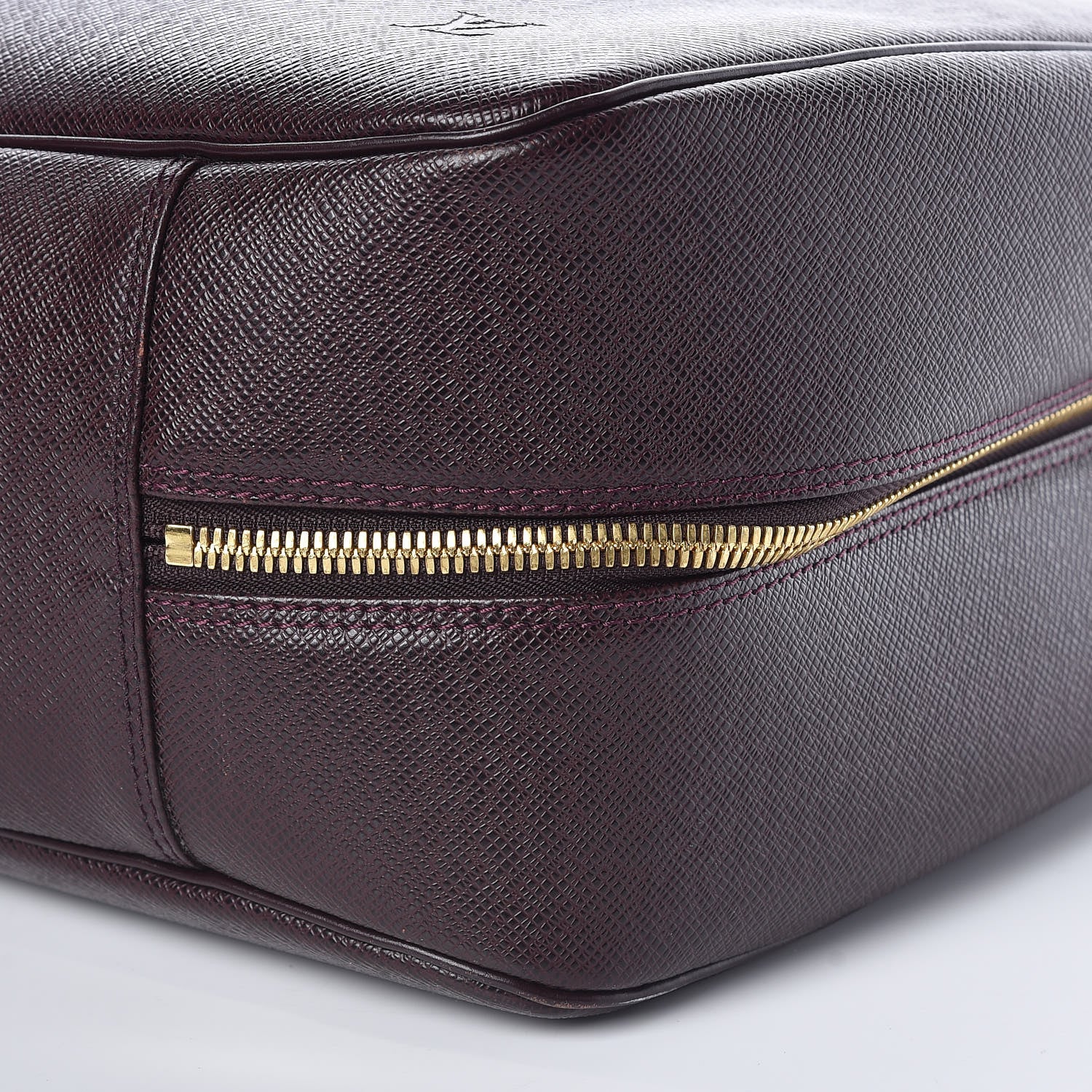 Louis Vuitton Taiga Helanga 1 Poche Acajou 9 of 9