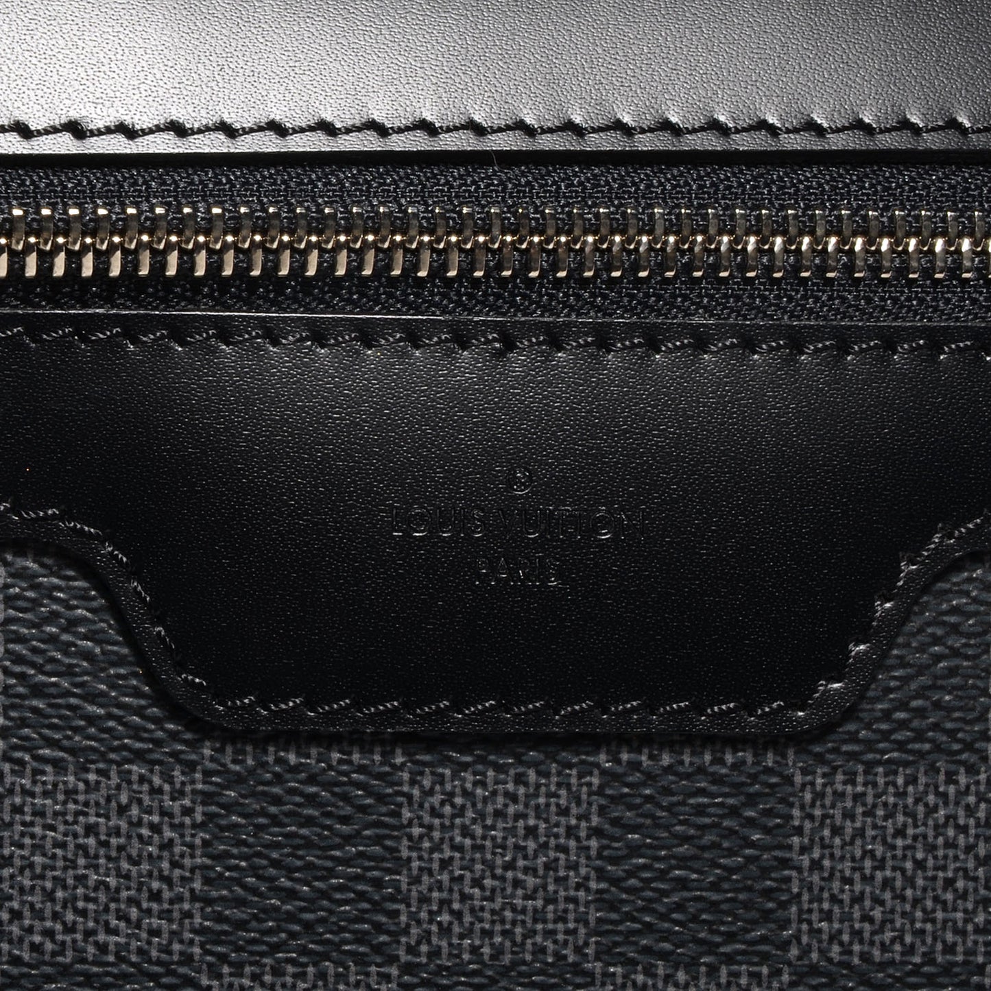 Damier Graphite Pegase 55