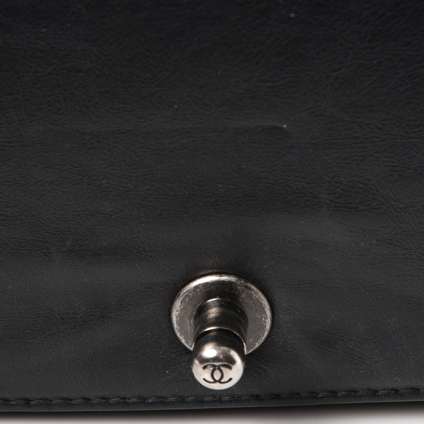 Calfskin Embossed Stitch Large Boy Flap Black