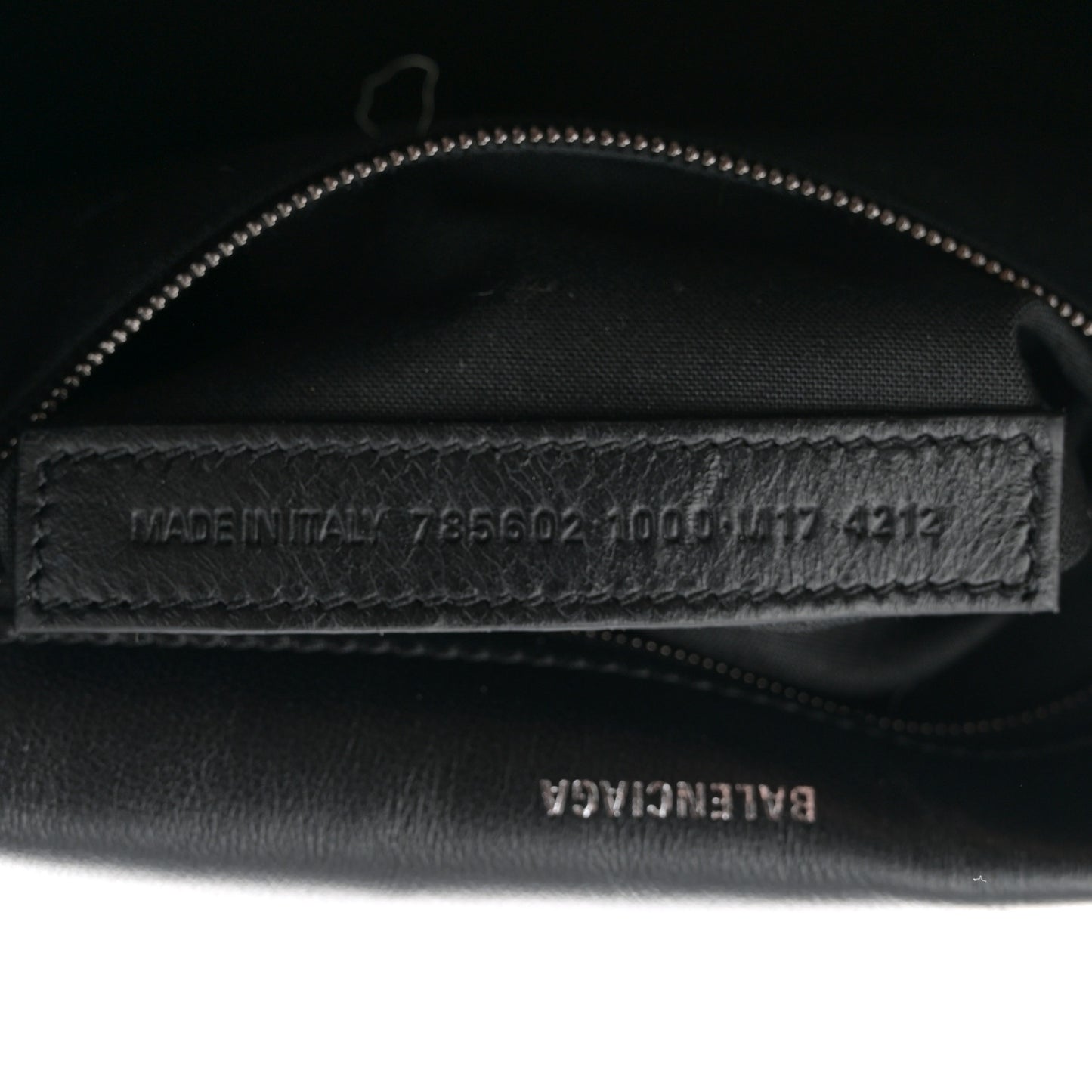 Crushed Calfskin Monochrome Medium Crush Chain Bag Black