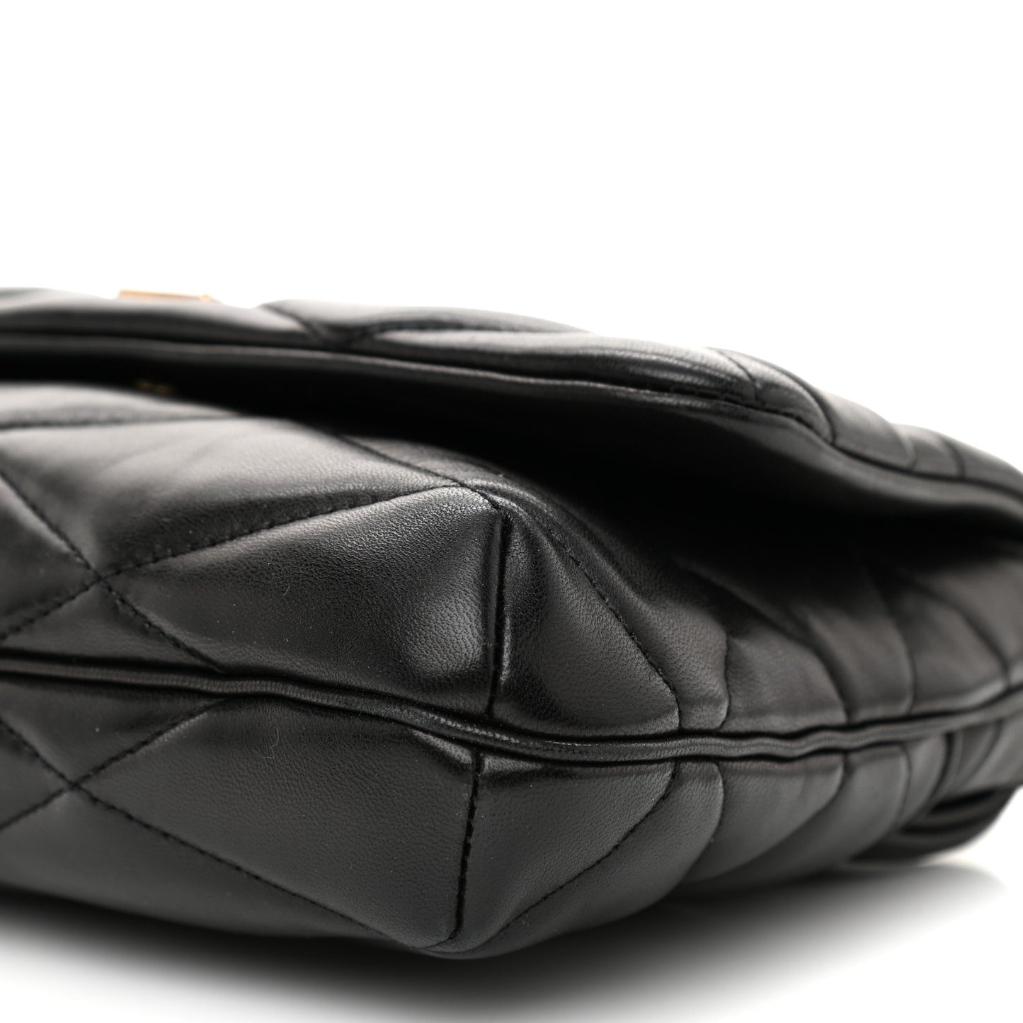 Lambskin Quilted Le 57 Diamond Shoulder Bag Black