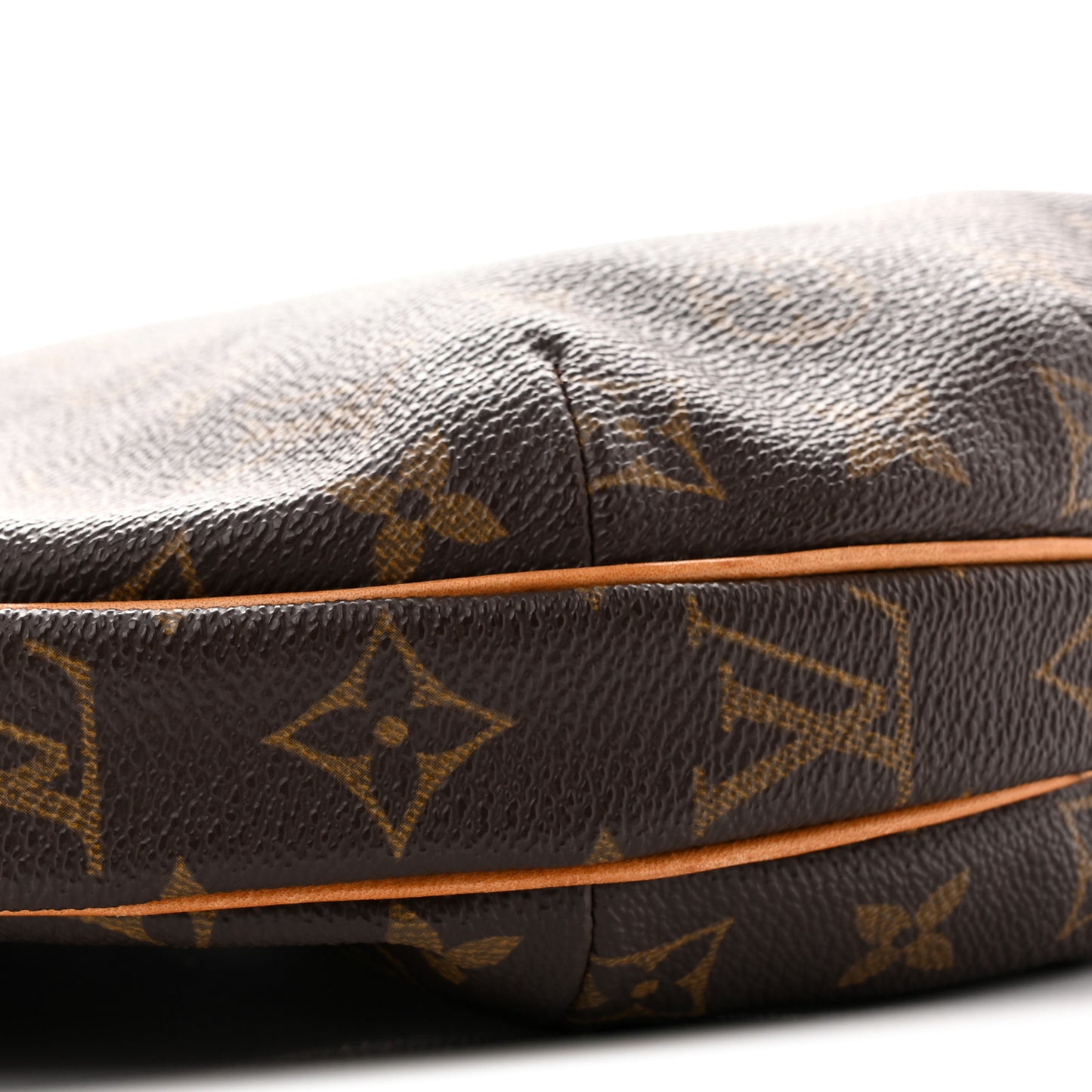 Monogram Croissant MM